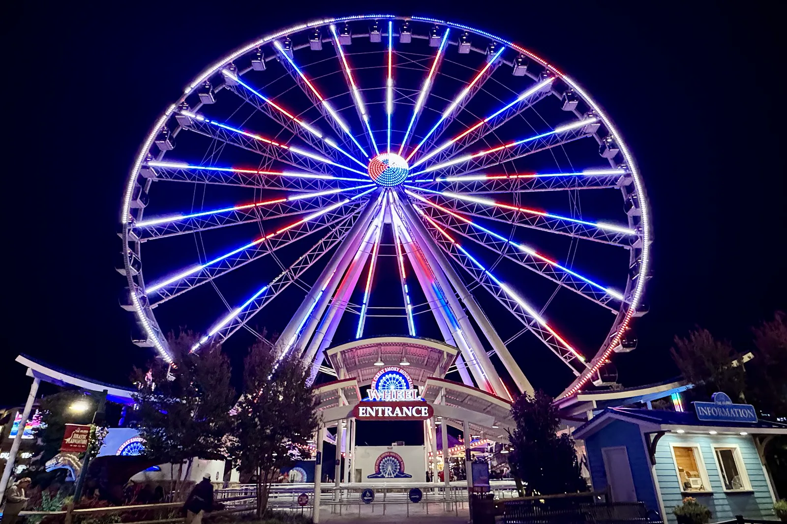 Night view of the Great Smoky Mountain Wheel at The Island in Pigeon Forge