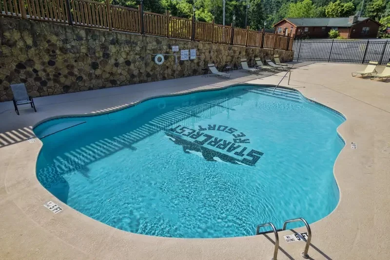 Seasonal outdoor community pool in the Starr Crest cabin community